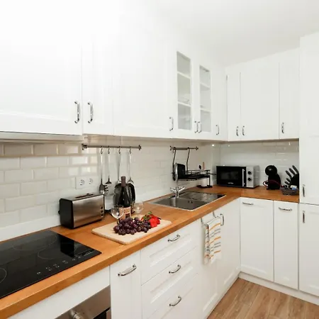 Nayjay Staycation Apartment